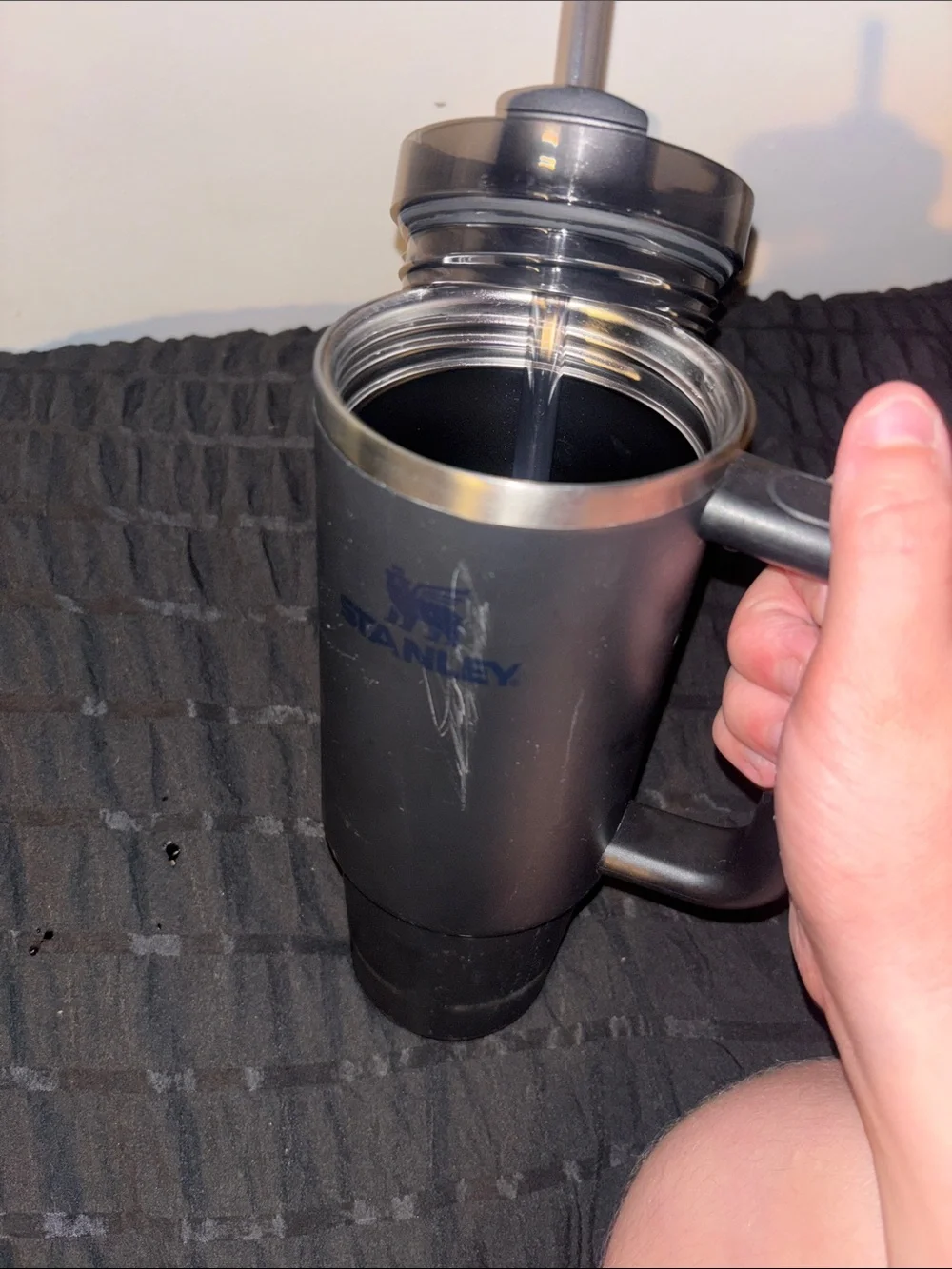 30oz black Stanley - Picture 4 of 4